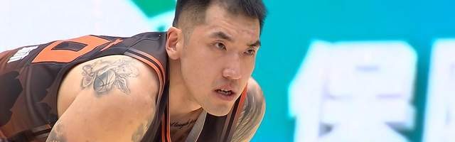 半岛体育入口-高诗岩单节15分，山东男篮4连胜紧追前4 18岁射手成奇兵 砍下11分