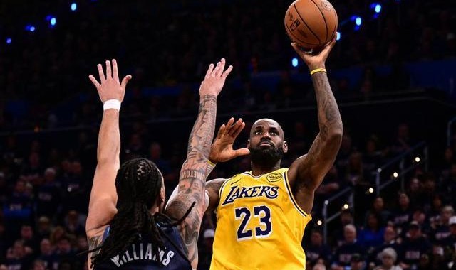 半岛体育注册-NBA季后赛｜湖人再度不敌雷霆，赛后全队找裁判理论
