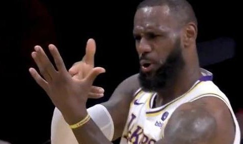 半岛体育官方-东契奇38分13板10助攻湖人逆转掘金，穆雷28分想念约老师