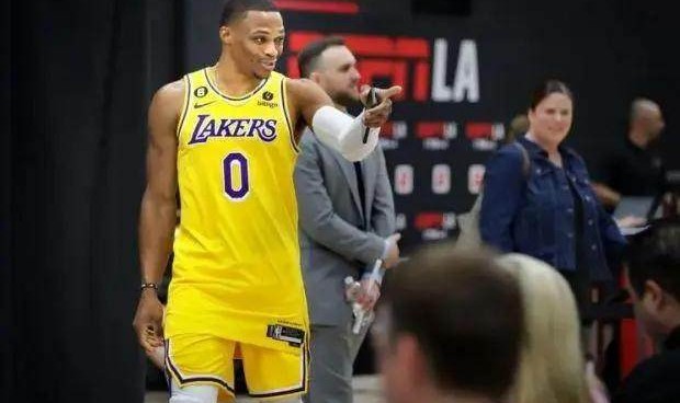 半岛体育入口-韦少：球队若不喜欢我很正常 会做对球队有利的事